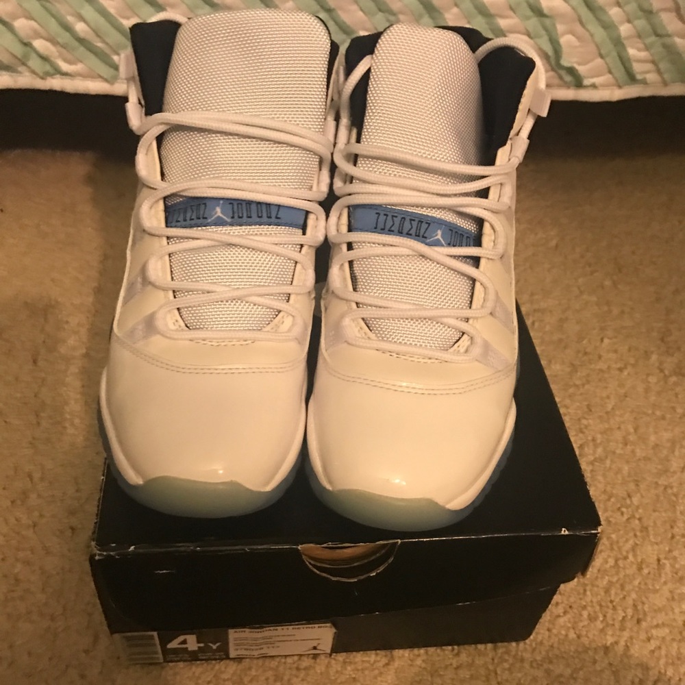 Jordan retro 11’s size 4 Y
